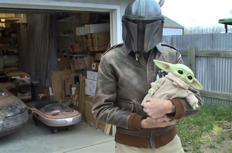 'Star Wars' fan recreates movie props as a passion